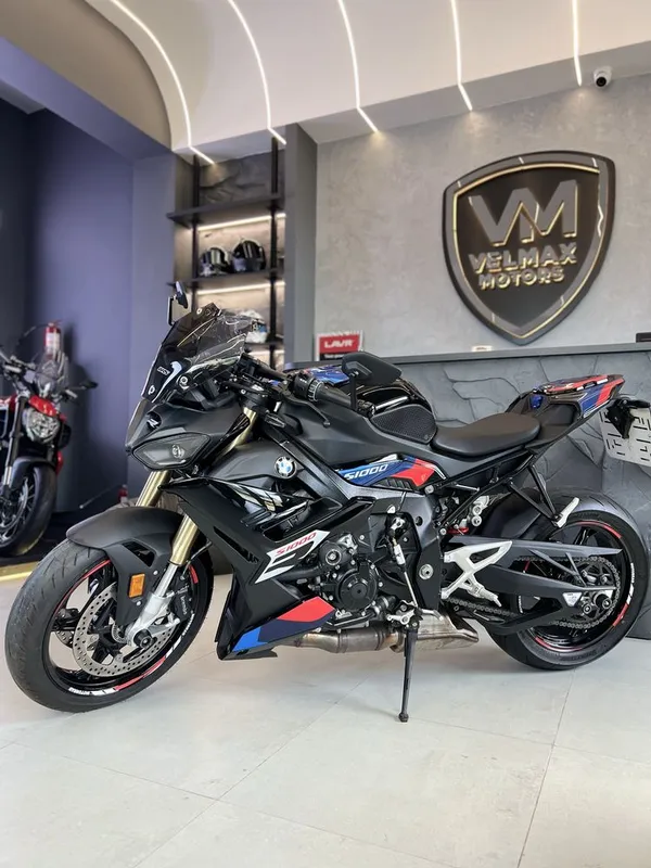 BMW S1000R restyling 1 BMW S1000R restyling 1
