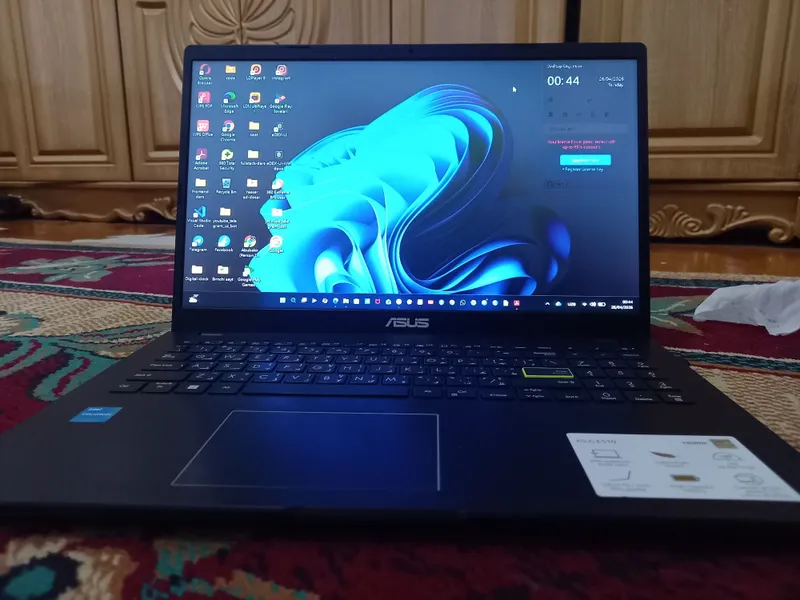 Asus E510 sotiladi 3 Asus E510 sotiladi 3