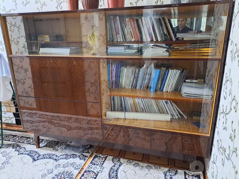Продаётся сервант. 3 Продаётся сервант. 3