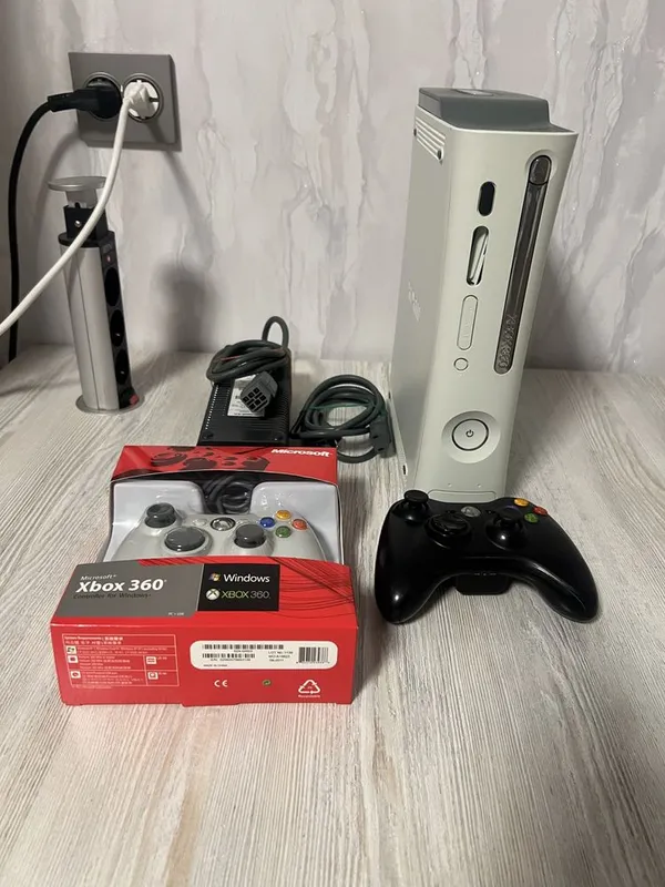 Xbox 360 fat, 2 ta joystick 1 Xbox 360 fat, 2 ta joystick 1