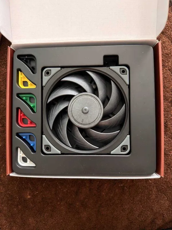 Продам вентилятор для ПК ARCTIC P12 Slim 2