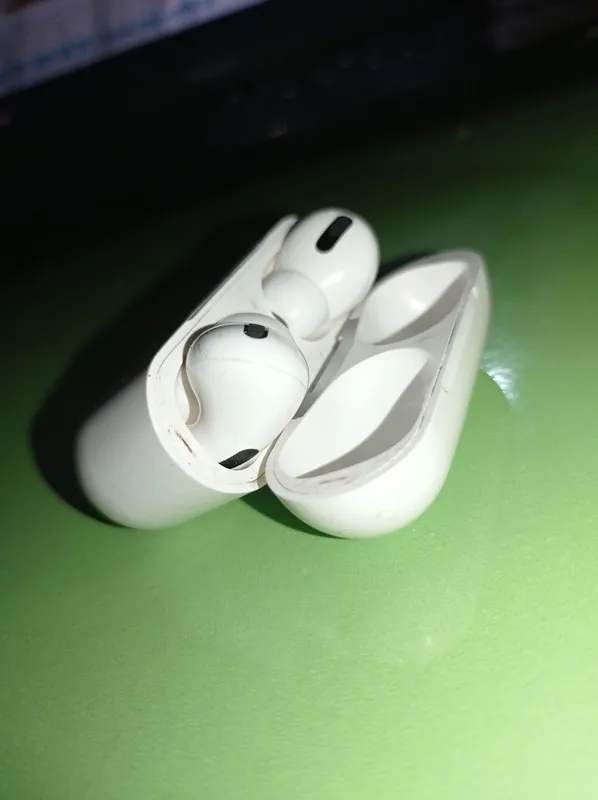 Apple Airpods pro quloqchinlari va zaryadkasi — фото 7