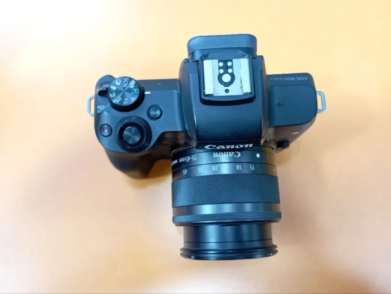 Canon EOS M50 Mark II fotokamerasi sotiladi 3
