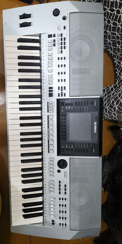 СРОЧНО ПРОДАЁТСЯ сентизатор yamaha psr S900 1 СРОЧНО ПРОДАЁТСЯ сентизатор yamaha psr S900 1