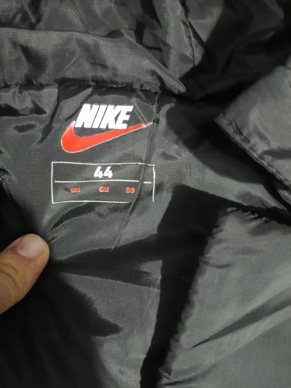 Nike длинная мужская куртка продается, без дефектов . Оригинал. — фото 2
