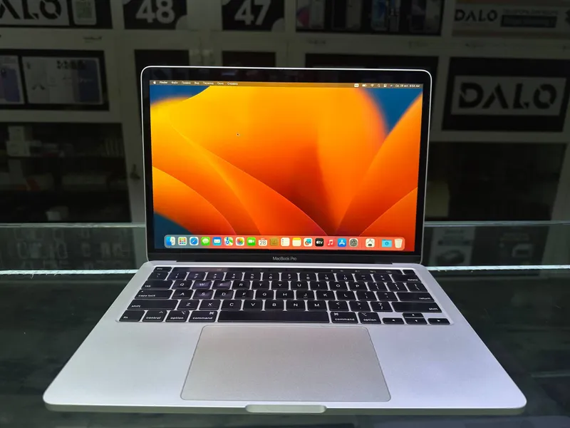 Macbook Pro (2020) 1 Macbook Pro (2020) 1