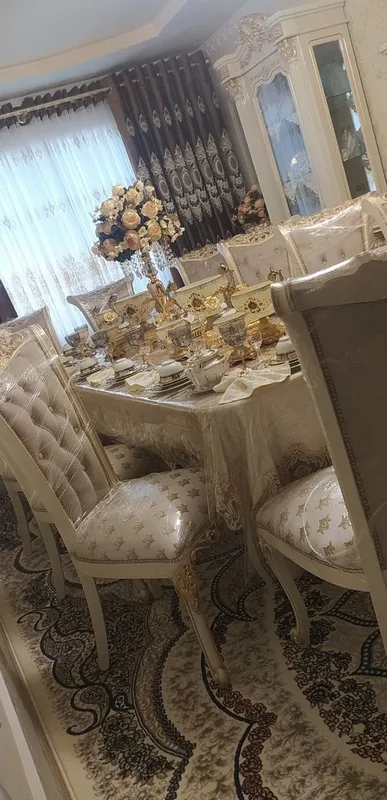 С бонусом.Продается стол и 12 стульев 5 С бонусом.Продается стол и 12 стульев 5