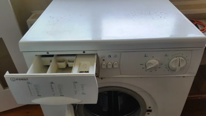 Итальянская стиральная машина "Indesit WG 434 TXR" на 5 кг, б/у 5 Итальянская стиральная машина "Indesit WG 434 TXR" на 5 кг, б/у 5