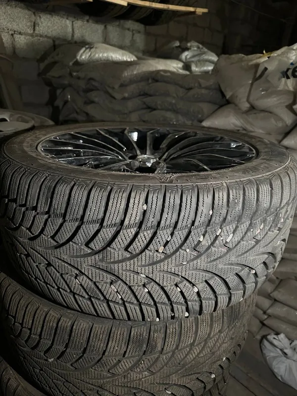 Продам отличные диски R17 с зимними шинами Nankang 245/45/17 2 Продам отличные диски R17 с зимними шинами Nankang 245/45/17 2