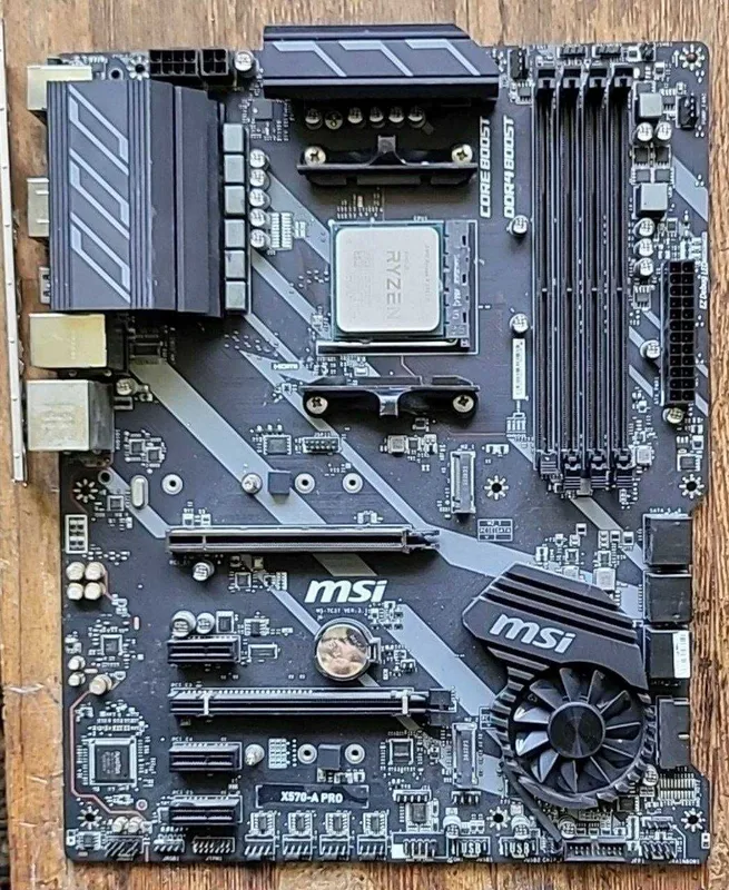 Комплект GIGABYTE B550 GAMING X + AMD Ryzen 7 5800X