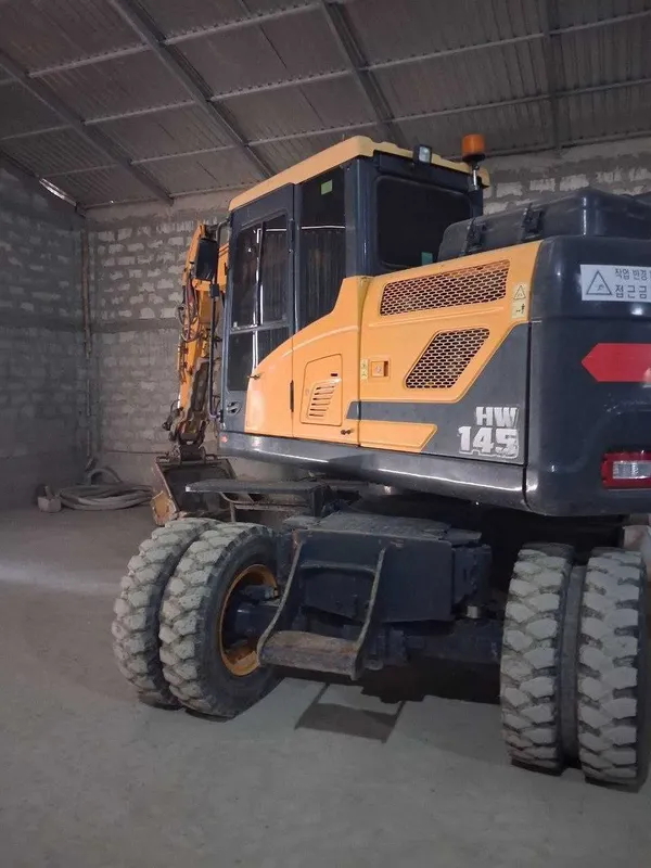 Экскаватор Hyundai HW145 1 Экскаватор Hyundai HW145 1