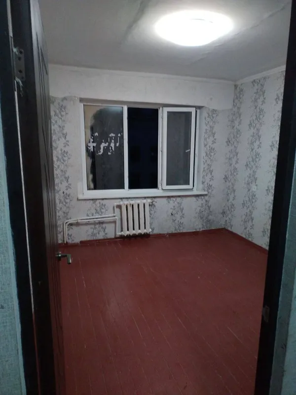 Yotoqxonada shaxsiy sanuzelli xona sotiladi, 18 m² 2