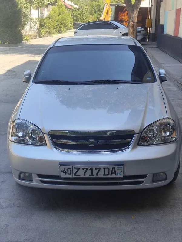 Авто сотилади Продается авто ласетти 2