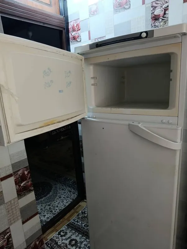 Muzlatgich Indesit 4 Muzlatgich Indesit 4