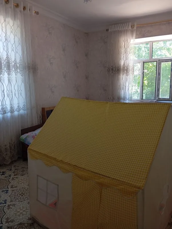 1 xonali do'm sotiladi remontlari yaxshi. Obmen bor 2-3 xonaga.