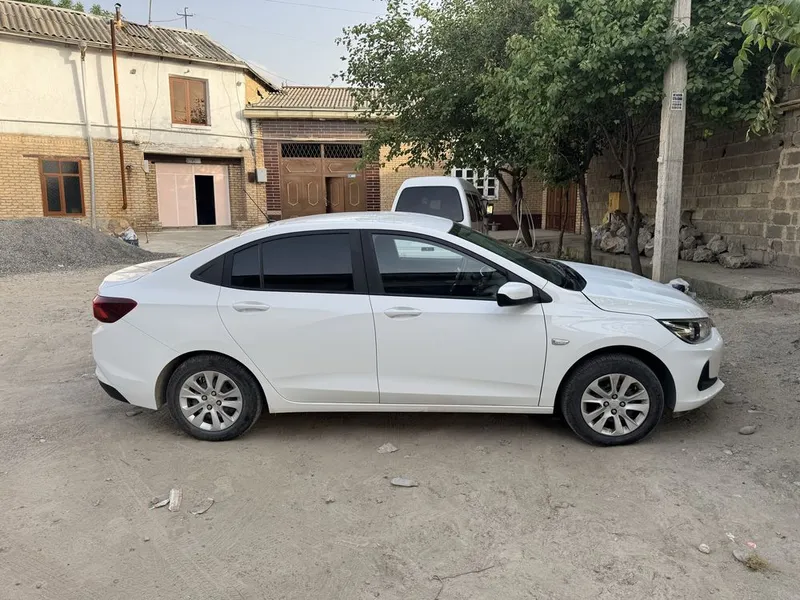 Продаю Chevrolet Onix — фото 3