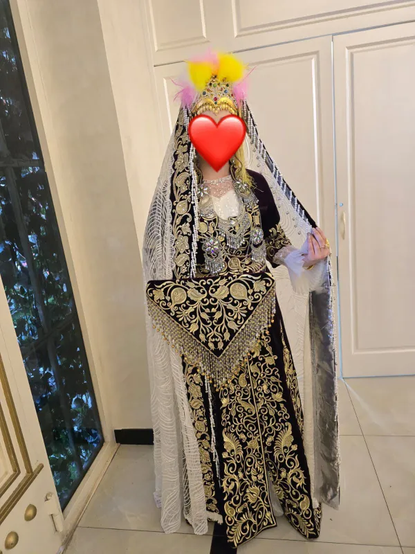 Zar Guljahon zarduz tikgan 1 Zar Guljahon zarduz tikgan 1