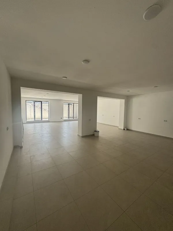 110 m2 yarim podvalli, yangi remontdan chiqqan joy ijaraga beriladi. 5