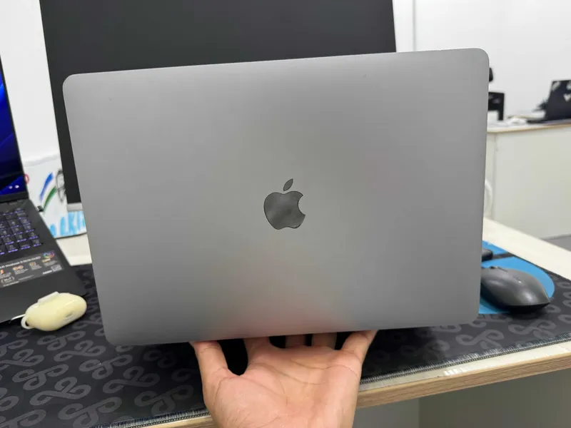 MacBook Pro M1, 16 / 512 GB, 81% yomkost, 13.3 inch. 5