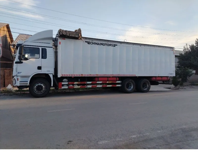 Shacman L3000 furgon shto'rkali 9metr — фото 3