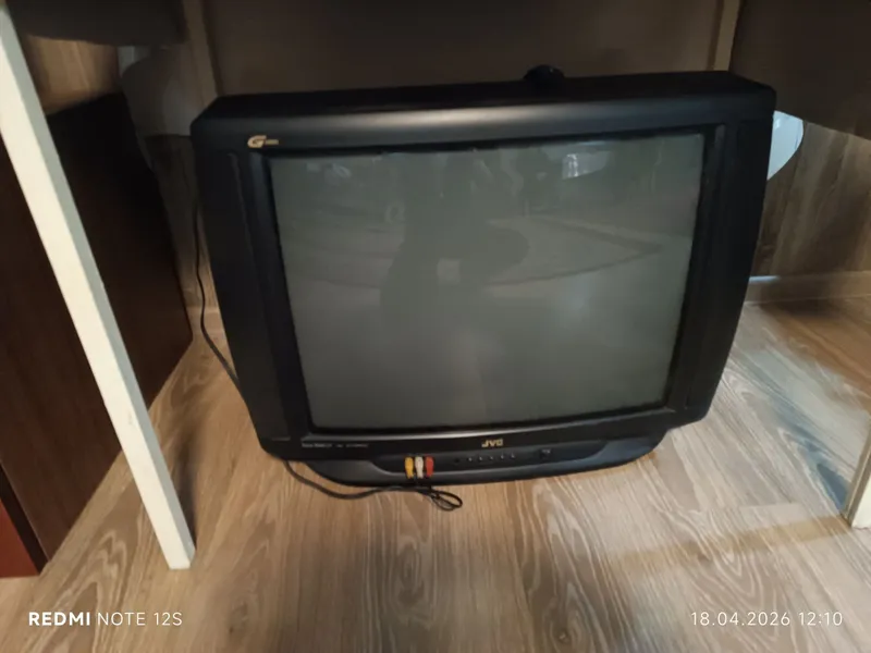 Televizor sotiladi narxi 500ming sum