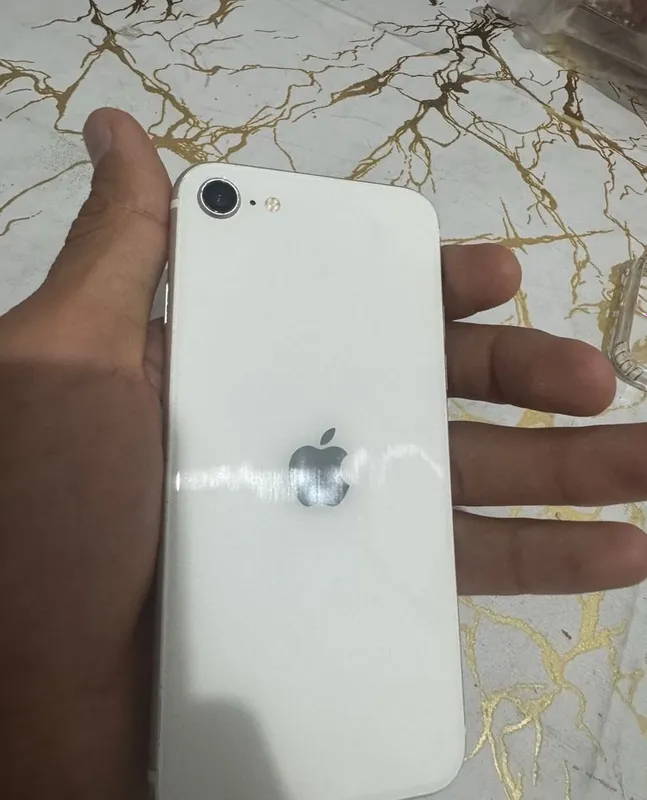 iPhone SE 2020 (2-е поколение) 4 iPhone SE 2020 (2-е поколение) 4