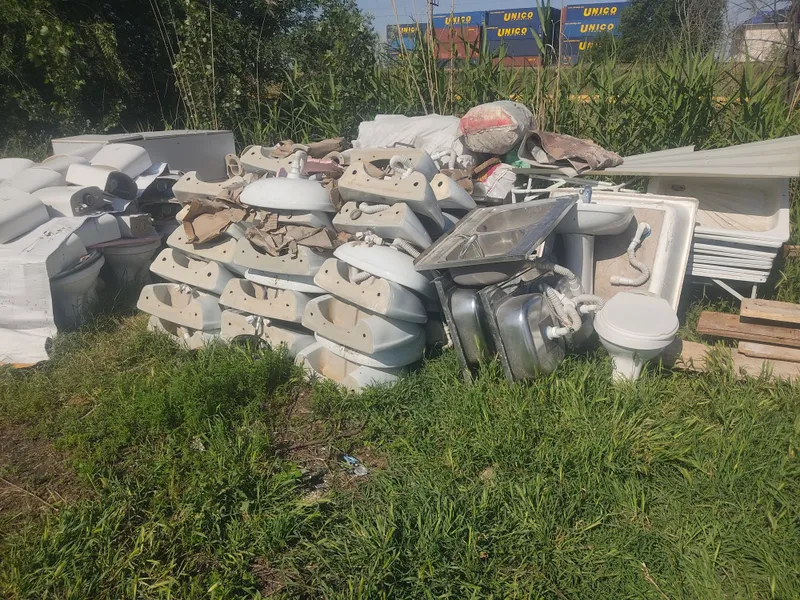 Унитаз паддонлар раковиналар срочно сотилади
