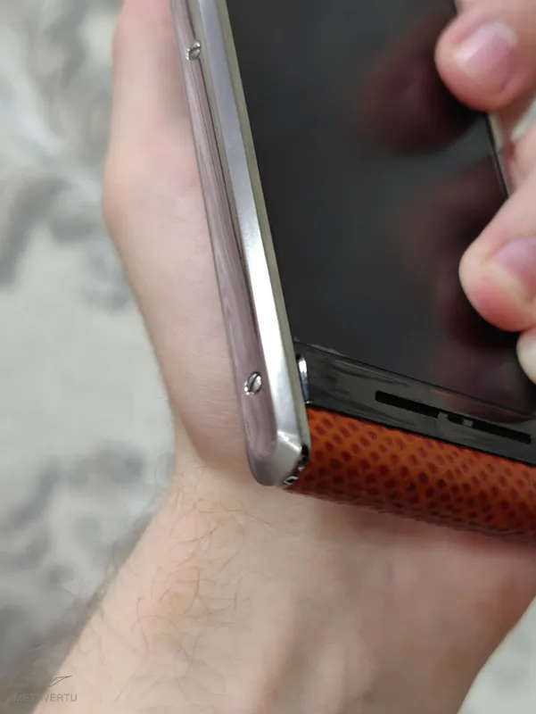 Vertu Aster Kaguran 5