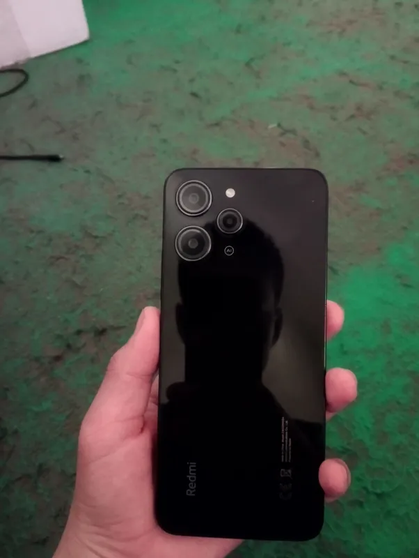Telefon srochno sotiladi 7
