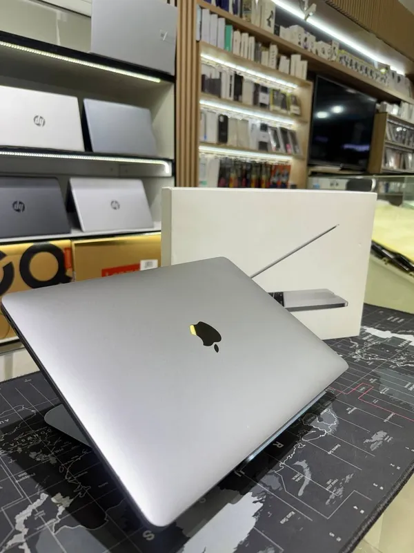 MacBook Pro 1