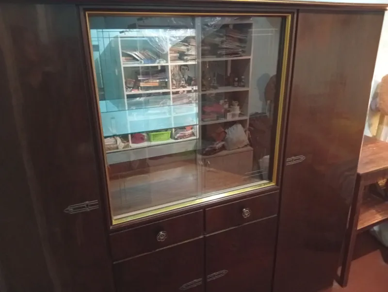 Продам сервант Хельгу.