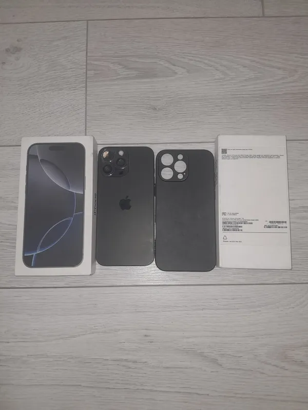 Состояние отличное iPhone 16 Pro Max, экран-копия, сенсор не работает 2 Состояние отличное iPhone 16 Pro Max, экран-копия, сенсор не работает 2