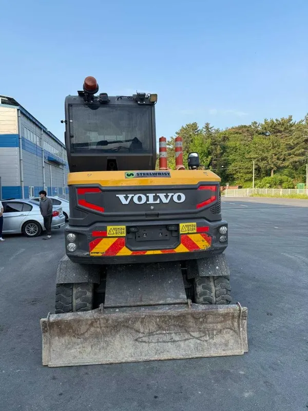 Ekskovator VOLVO W60 fullset KOREADAN — фото 1