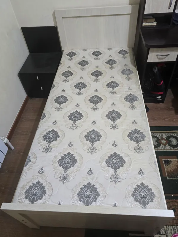 Продам две  односпальные  кровати 2