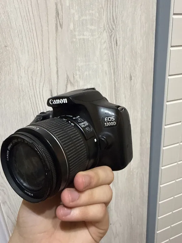 Canon camera eos1300d