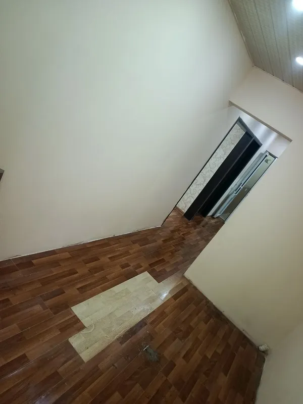 Uy sotiladi srochna 8