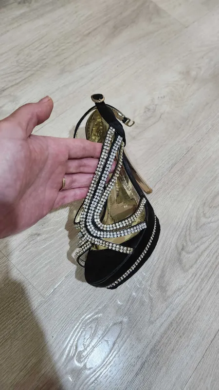 Босоножки женские