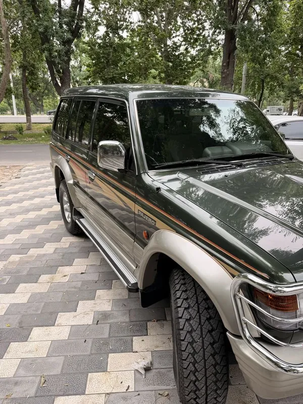 Mitsubishi Pajero 2