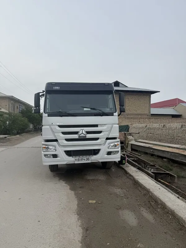 sinotruk Howo самосвал заводской газ сотилади