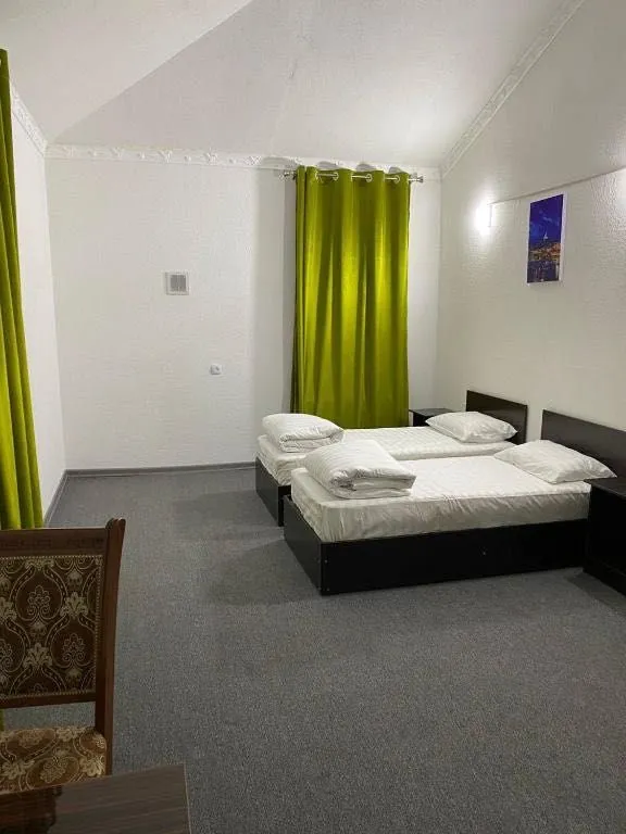 Green Apple Guest House — номера посуточно, завтрак включён — фото 3