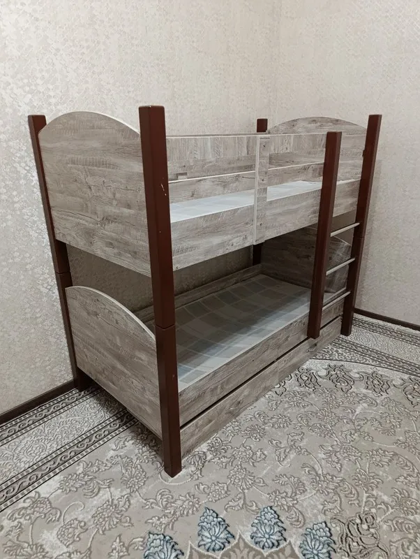 Продается 2 этажная кровать Продается 2 этажная кровать