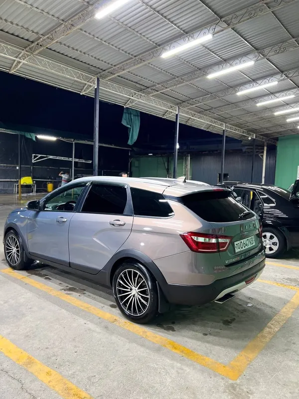 Lada vesta kross