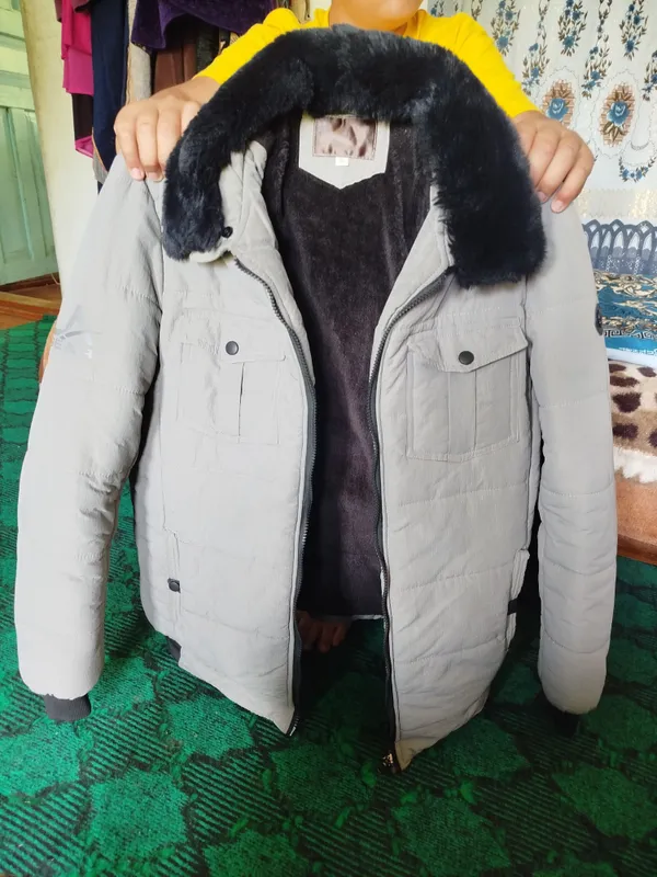 kurtka sotiladi