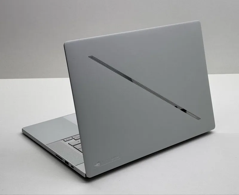 Asus ROG Zephyrus G16 Ultra 9 185H RTX 4060 8GB LPDDR5X 32GB 1TB SSD — фото 4