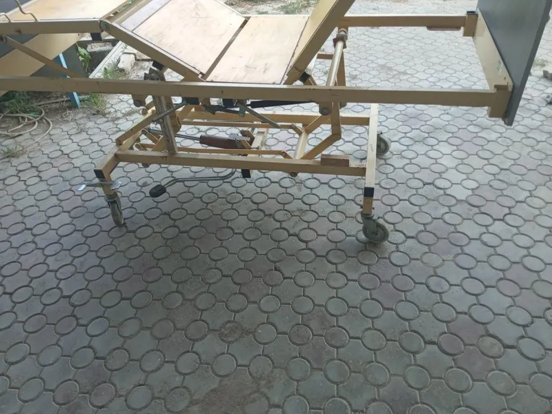 Кроват медицинский 3 позиц с гидродомкратом 5