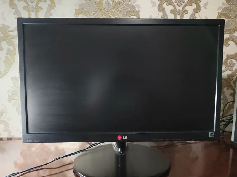 LG Monitor "22" 60 gr — фото 1