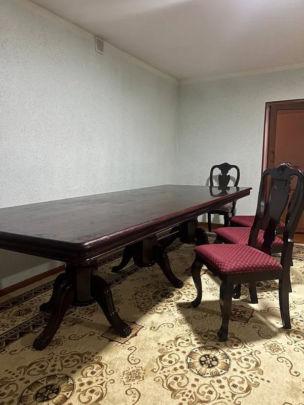 Продаётся стол и 12 стуля — фото 3