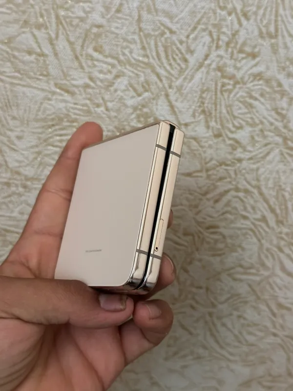 Samsung Z flip 4 3