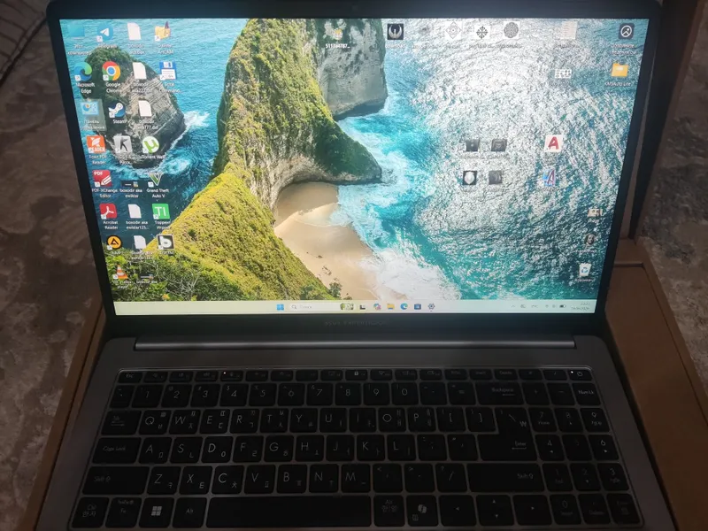 Продаётся ноутбук Asus Expertbook R5 7gen