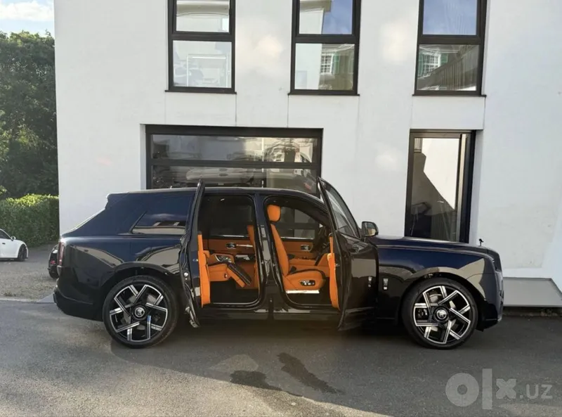 Rolls-Royce Cullinan Black Badge 2026 3 Rolls-Royce Cullinan Black Badge 2026 3